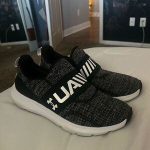 under armor tennis shoes